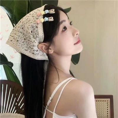 指尖相触，恋恋不舍