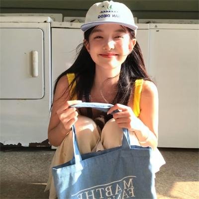 正面全裸